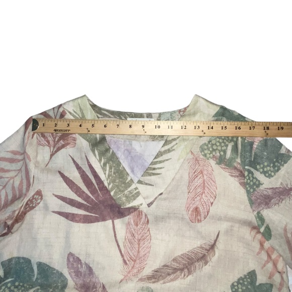 Indigo Soul Feather Tropical Print V-Neck Roll Tab Sleeves Top - Women’s Large - Picture 5 of 13
